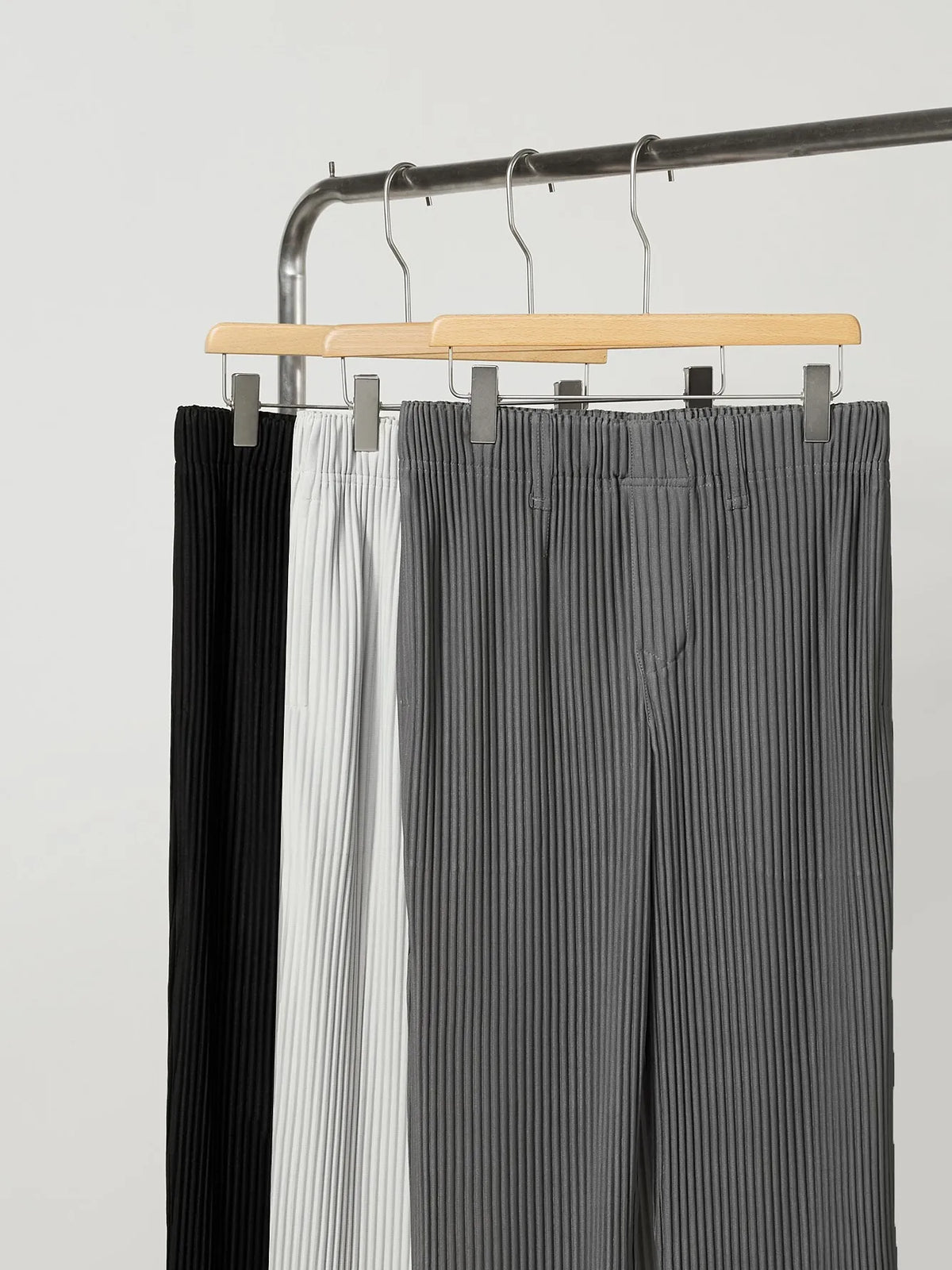 Men's Pleated Trousers – Relaxed Business-Casual Fit