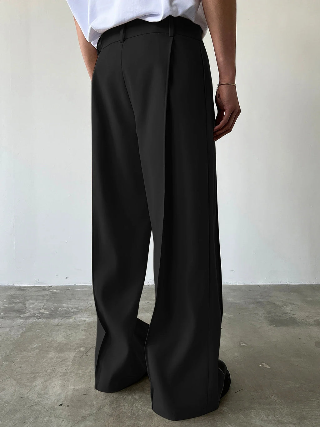 Men's High-Waisted Suit Trousers – Wide-Leg Fit