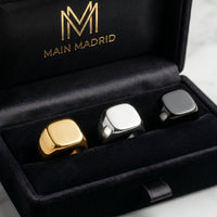 Men's Polished Signet Ring – Surgical-Grade Steel